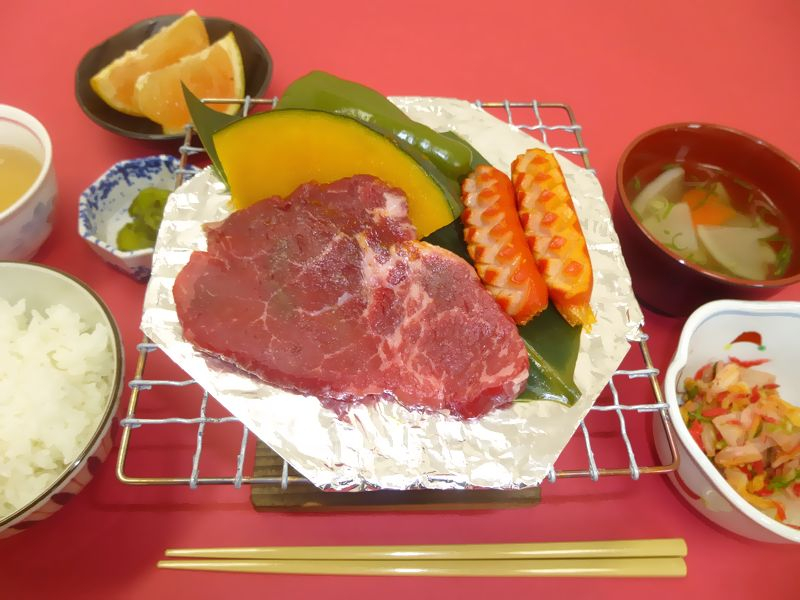 網焼きⅣ　ミニステーキと焼き野菜（南京、ピーマン、赤ウインナー）！！