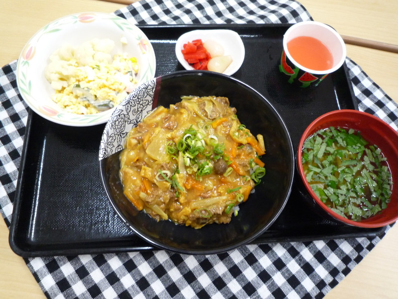 くみのき苑ゆらら　カレー丼