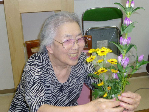 生け花が、楽しいんです・・・・・(^_−)−☆